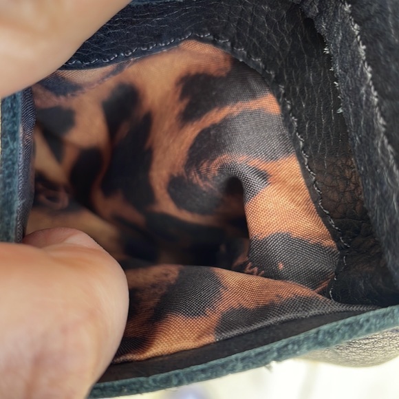 B. Makowsky Metallic Buckle Crossbody Purse - Picture 12 of 13